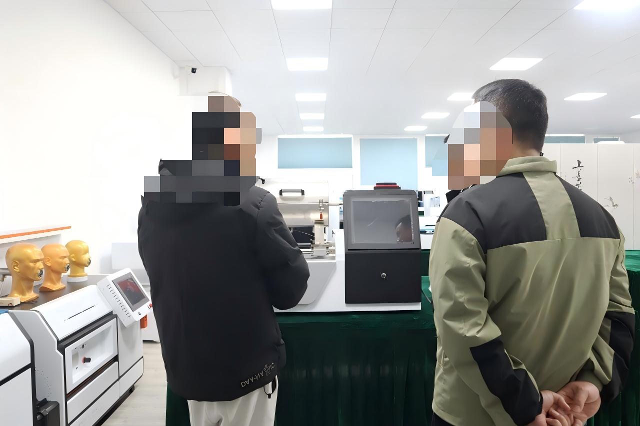 个人防护类检测设备：江苏某某公司到访上海徽涛自动化设备有限公司定制设备
